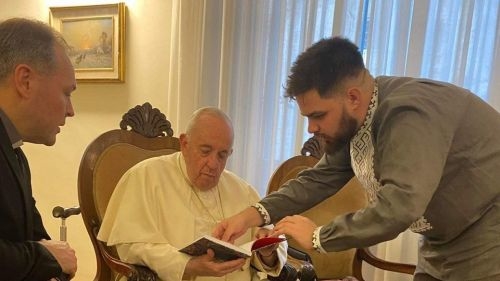 Книгу тернопільської письменниці подарували Папі Римському
