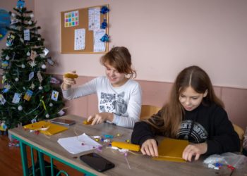 У Тернополі діти вчилися виготовляти один з різдвяних символів