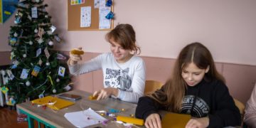 У Тернополі діти вчилися виготовляти один з різдвяних символів