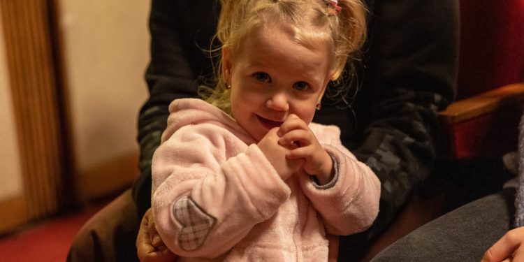 Дітки Тернопільщини змогли побачити Миколая та отримати гостинці