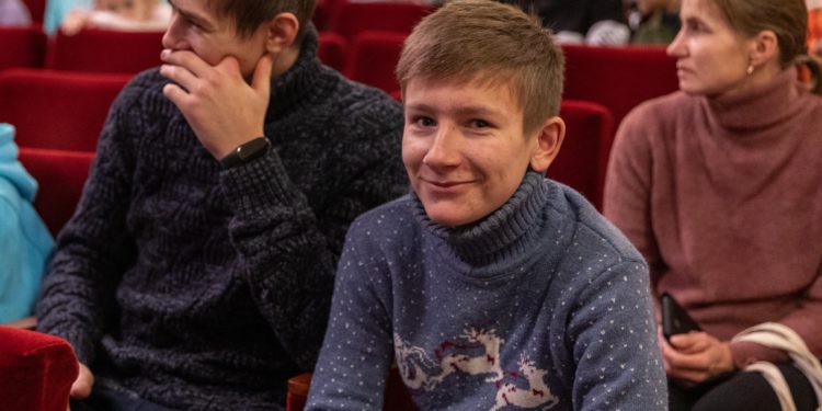 Дітки Тернопільщини змогли побачити Миколая та отримати гостинці