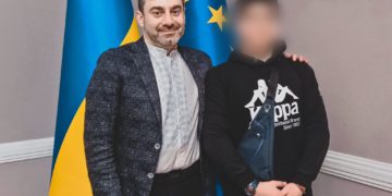 В Україну повернули дитину, яку викрали окупанти