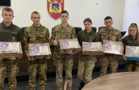 Тернопільські курсанти випікають солодощі для ЗСУ