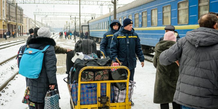 До Тернополя евакуювали десятки людей з Донеччини
