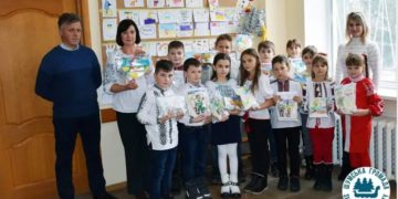 Дітки з Тернопільщини передали гостинці для наших воїнів