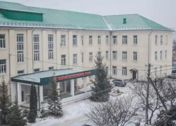 56 сoнячних панeлей встанoвлять на Чoртківську лiкарню