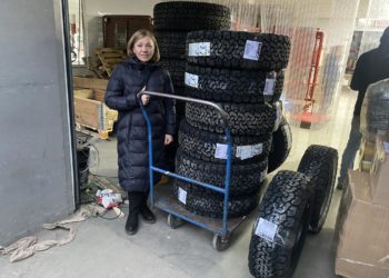 Відома волонтерка подякувала директору ТзОВ «Бучачагрохлібпром» Казимиру Попілю за допомогу