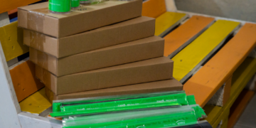 Учні Тернополя можуть безплатно отримати світловідбивальні стрічки