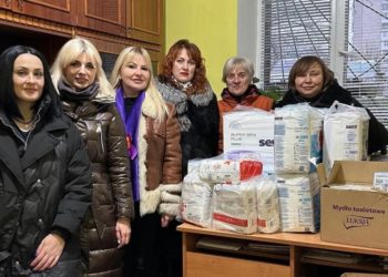 Тернопільські «дієвочки» на своїх тендітних плечах тримають надійний тил для наших захисників