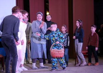 Тернопільські студенти зробили свято для юних переселенців