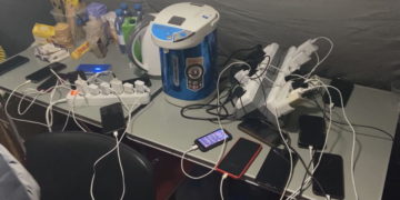 Начальник Тeрнопільcької ОВА проcить людeй зарядити гаджeти, бо cвітла можe нe бути довго