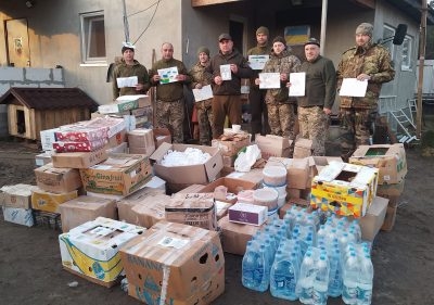 Тернопільські благодійники приготували святкові подарунки для наших військових