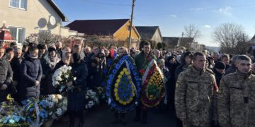 Тернопільщина попрощалася з військовим Олександром Лангом