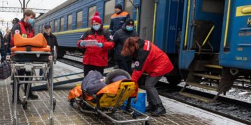 До Тернополя прибув евакуаційний потяг з хворими людьми