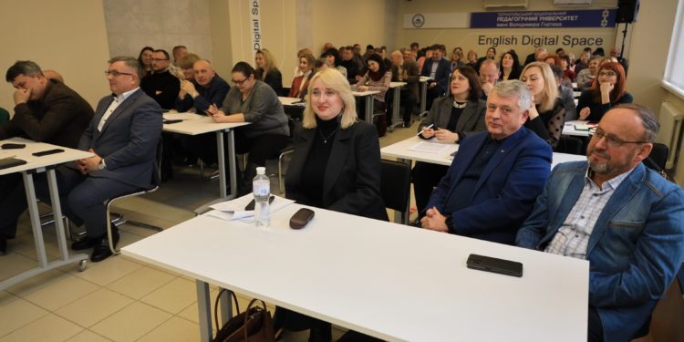 Члени вченої ради Тернопільського національного педагогічного університету зібралися на перше засідання у новому році