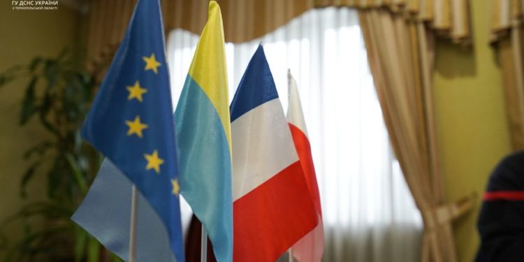 Французькі благодійники передали допомогу для тернопільських рятувальників