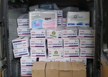 Благодійні фонди “Тернопіль” тa “Хвилі змін” передaли продуктові набори літнім людям у будинок Милосердя