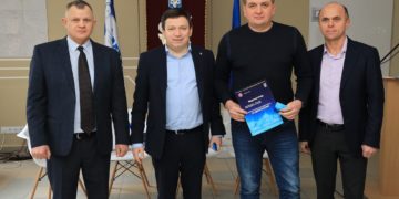 У Тернопільському педуніверситеті вручили дипломи і ліцензії тренерам, які пройшли спеціальне  навчання