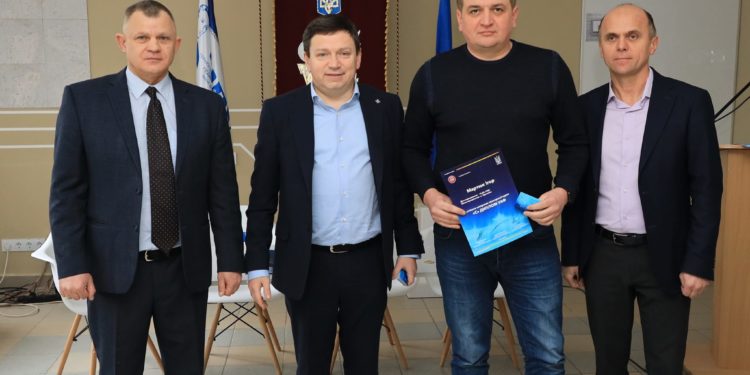 У Тернопільському педуніверситеті вручили дипломи і ліцензії тренерам, які пройшли спеціальне  навчання