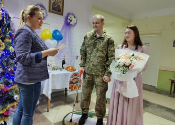 “Запам’ятається назавжди!”, – в одній з лікарень Тернопільщини одружився поранений військовий