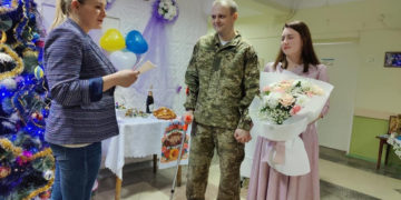 “Запам’ятається назавжди!”, – в одній з лікарень Тернопільщини одружився поранений військовий