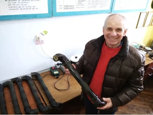 На Тернопільщині волонтери виготовляють перископи для воїнів ЗСУ