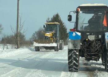 Закупили піскосуміш та відремонтували техніку: збаразьке КП «Добробут» повністю готове до зимової погоди