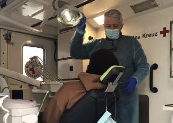 Тернопільські стоматологи лікують військових на фронті