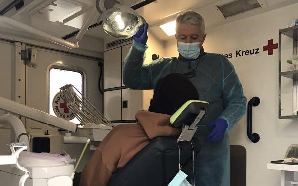 Тернопільські стоматологи лікують військових на фронті