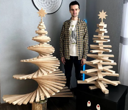 Дизайнер з Тернополя створив екологічну ялинку-трансформер