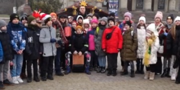 Тернопільські діти збирають кошти для малюків, які втрaтили тaтa нa війні