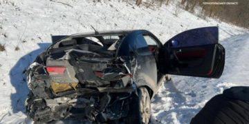 В аварії на Тернопільщині автівку зім’яло, як бляшанку
