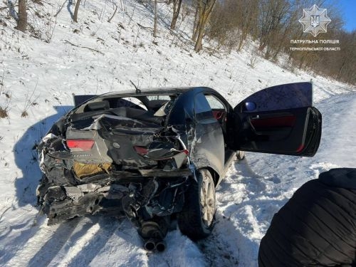 В аварії на Тернопільщині автівку зім’яло, як бляшанку