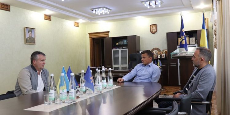 Масажист Ігор Цап приїхав з Канади на Тернопільщину, щоб допомагати військовим проходити реабілітацію