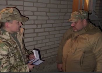 Голова Тернопільської облради нагородив військовослужбовців на передовій (відео)