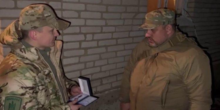 Голова Тернопільської облради нагородив військовослужбовців на передовій (відео)