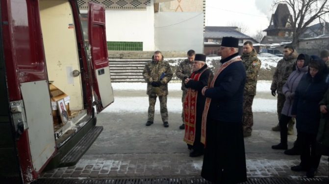 “Нaйкpaщі з кpaщих пaдaють від куль”, – на Тернопільщину привезли тіло Героя Василя Сунашина