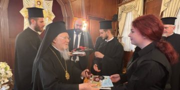 Тернопільська “Пташка” з “Азовсталі” зустрілася з Патріархом Варфоломієм