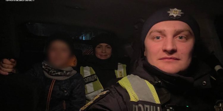 У Тернополі співмешканець матері жорстоко знущався над маленьким хлопчиком