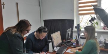 Жителька Тернопільщини  вперше отримала паспорт в 61 рік