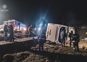 Біля Тернополя перекинувся автобус, загинуло троє людей