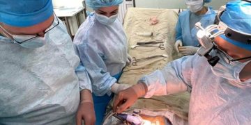 Лікарі провели унікальну операцію, щоб спасти життя воїна з Тернопільщини