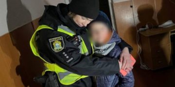 У Тернополі співмешканець матері жорстоко знущався над маленьким хлопчиком