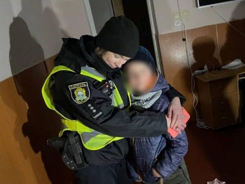 У Тернополі співмешканець матері жорстоко знущався над маленьким хлопчиком