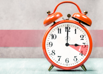 Стало відомо коли тернополяни будуть переводити годинники на літній час