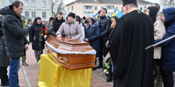 Хороший син, батько, брат: на Тернопільщині поховали військового Василя Бігуса