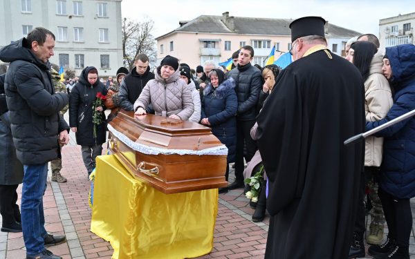 Хороший син, батько, брат: на Тернопільщині поховали військового Василя Бігуса