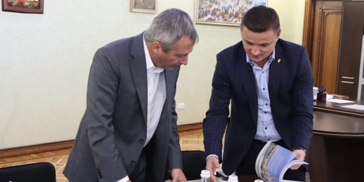 Популярна американська компанія, яка виробляє меблі, розвиває бізнес на Тернопільщині