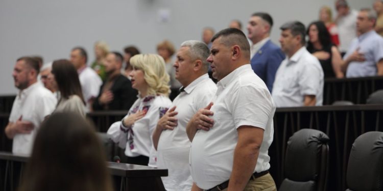 Рішення, на яке чекала Тернопільщина: депутати облради просять керівництво держави заборонити московський патріархат