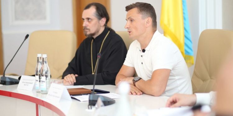 У Тернопільській облраді обговорили, як громадам правильно перейти до Православної Церкви України
